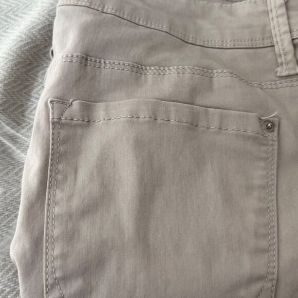 Curve Appeal Minimalist Jegging Jeans Womens 6 Cream Stretch Elegant Classic - Picture 13 of 14